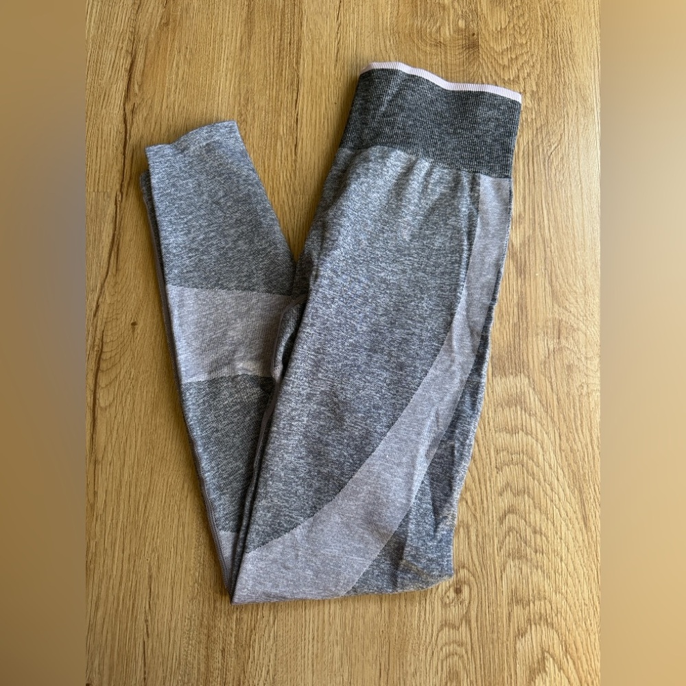 PINK Victoria’s Secret Seamless Leggings